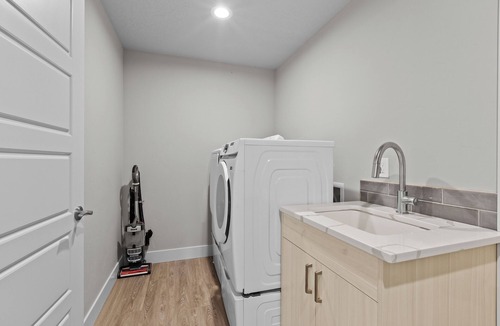 Nampa House | Spacious Escape with an Entertainment Garage!