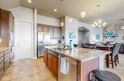 Canyon Lake House | Spacious l Beautiful views l Gameroom l Dog-friendly