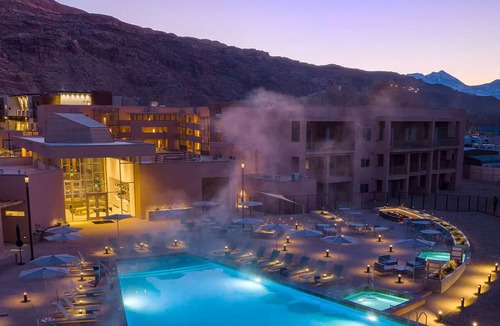 Moab Condo | Spacious newly built 2-bedroom condo in Moab with AC , fitness room and pool