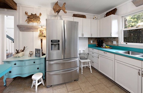East Beach House | Spacious Pet Friendly 3 BR 3 BA house that is a 5 minute walk to the beach