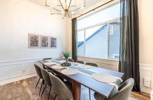 Draper House | Spacious Retreat - Game Room, Theatre, Sauna, BBQ