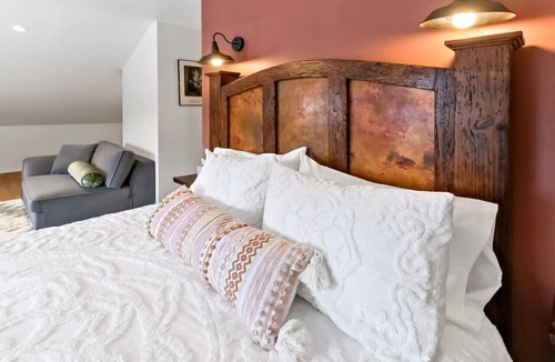 Durango Apartment | Spacious Studio Unit 5 with Gorgous Canyon Views!