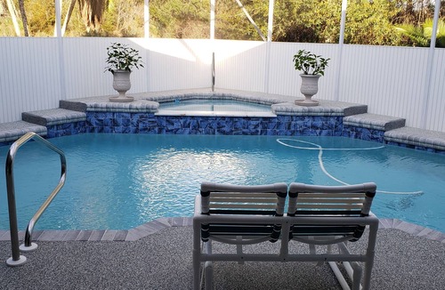 Grand Oaks House | Special summer discounts available NOW! Family-Friendly Heated Pool Escape