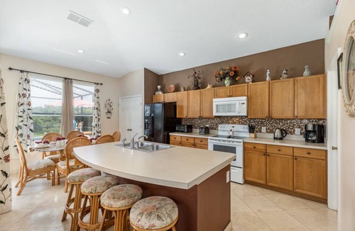 Windsor Palms Villa | STAR WARS AND FROZEN PARADISE!- Private Conservation View! 5 miles to Disney!