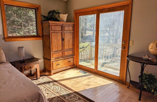 Underhill Apartment | Stargaze & Snuggle Studio Retreat Reconnect with Nature, Embrace Simplicity