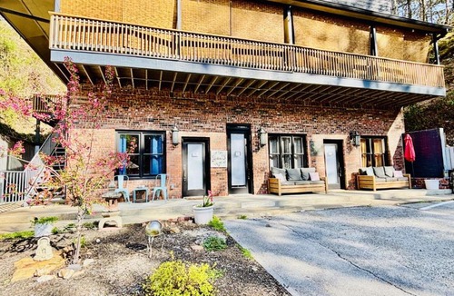 Eureka Springs Historic District Apartment | Starry Nights in Eureka Springs