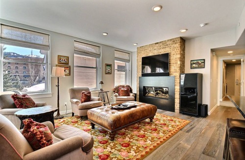 Downtown Park City Condo | Stay Amidst Main Street Park City; Skiing, Shopping, dining and nightlife Right Out Your Front Door!
