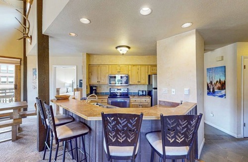 Steamboat Springs Ski Chalet | Steamboat Springs condo with pool, hot tub & balcony
