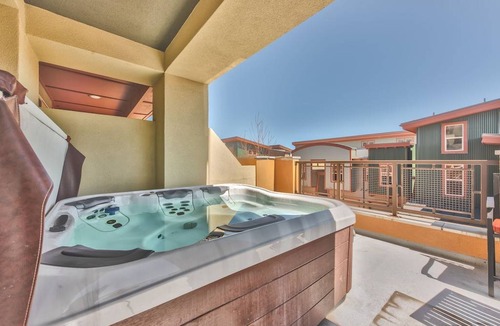 Kimball Junction Apartment | Stunning Contemporary Redstone Condo - Perfect for Families.