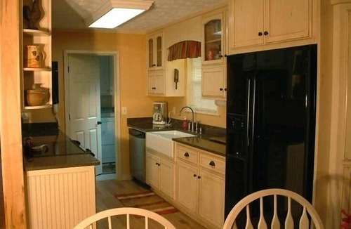 Ellijay Cabin | Stunning Mountain Views with Hot Tub Pavilion/Basketball court - Pet friendly!