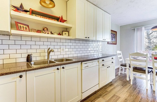 Taylorsville House | Stunning SLC Basecamp: Ski, Explore & Unwind