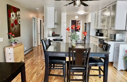 Capitol Hill Apartment | “STUNNING VIEWS!” Luxury 4 Bedroom, 2 Bathroom Vacation Duplex in Downtown Salt Lake Capitol Hill