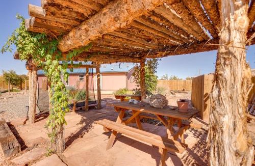 Bluff House | Stunning Views: Quiet Bluff Home Near Hiking!