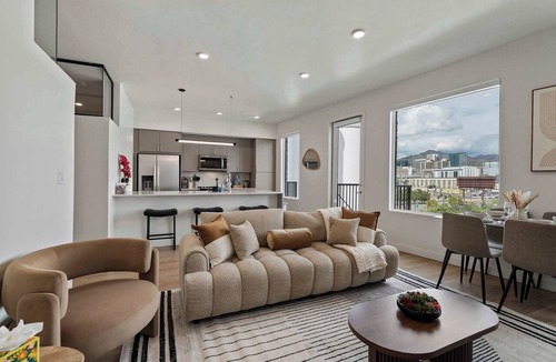 People's Freeway Apartment | Stylish 2-Bedroom, 2-Bath Salt Lake City Apartment with Balcony