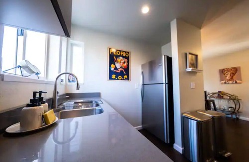 Broadway Apartment | Stylish 2 Bedroom Capitol Hill Apartment