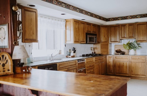 Londonderry House | Summer Escape Iconic Hilltop Chalet- Magic Mountain- Mountain Views