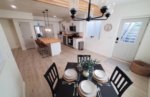 Utah County Apartment | Summit Creek Retreat - new, modern 2-bedroom apartment with fast fiber internet.
