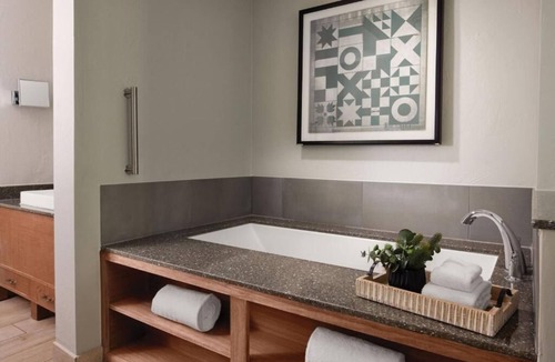 North Park City Hotel | Summit Watch Park City. Week of 2/1/26-2/8/26. Steps to town lift. Ski Valet
