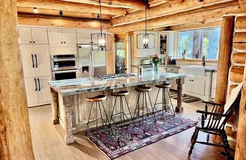 Sundance Cabin | Sundance cabin+casita, sleeps 18, hottub, firepits