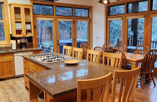 Sundance Cabin | Sundance, Spacious Vaulted Ceiling Cabin, Hot Tub, Huge Lawn, Mountain Views.