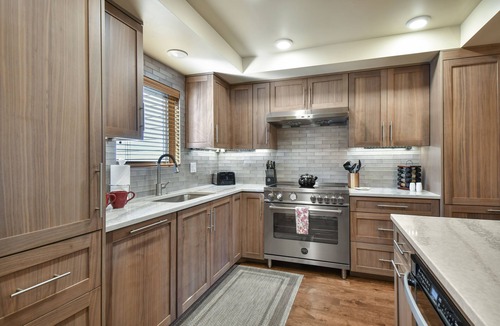 Deer Valley House | Sunny End Home with Private Hot Tub, 2 Fireplaces, Loft for sleeping/relaxing