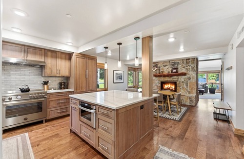Deer Valley House | Sunny End Home with Private Hot Tub, 2 Fireplaces, Loft for sleeping/relaxing