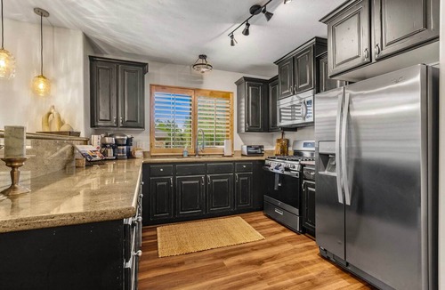 Bear Hollow Village Condo | Sunny Mountain Condo Near Pool Sleeps 8 |Moose Mgmt 4104