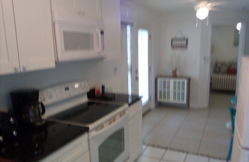 Greater Northdale House | Sunny warm private secure apartment