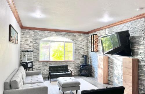 Zermatt Apartment | Swiss-Style Zermatt King Villa with Kitchen Near Park City & Deer Valley Ski Resorts - 2039