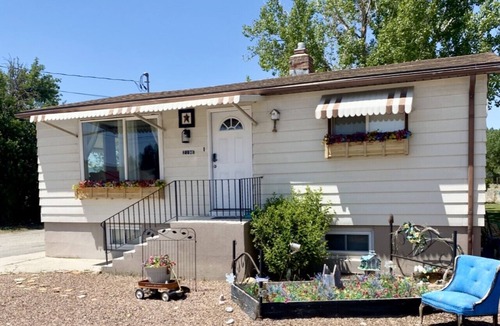 Price Cottage | The Checkered Daisy Cottage: Colorful and Fun