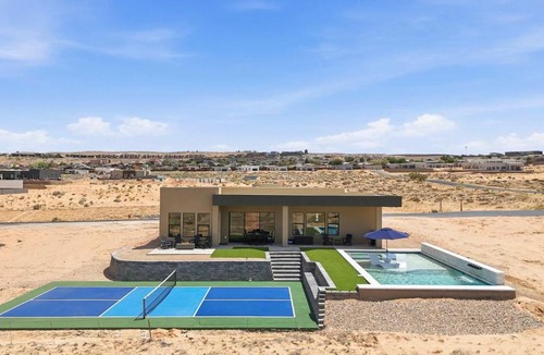 Greenehaven Villa | The Clubhouse- Pool Pickleball Views Luxe Villa