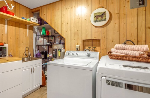 Canyon Lake House | The Coop at Canyon Lake I Pool, Hot tub