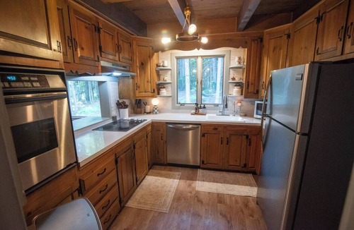 Washington Cottage | The Cozy Blue Cabin on Ashuelot Lake