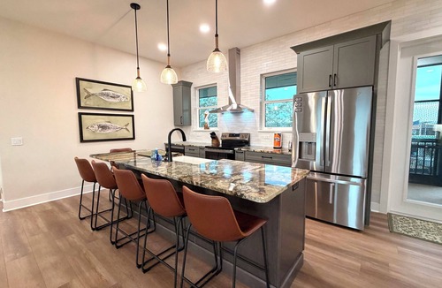 Homosassa House | The Crab Shack - NEW Waterfront Home - HOT TUB - Fishing - Scalloping
