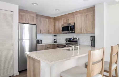 West Kissimmee Hotel | The Escape You Didn’t Know You Needed! 2 Units with Kitchen, Outdoor Pool!