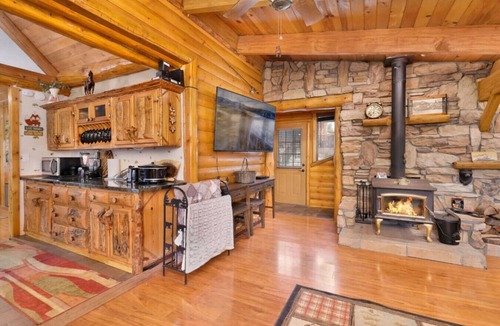 Big Bear Cabin | The Fox Lodge - Luxury Cabin w/Heated Indoor Pool & Poker Room