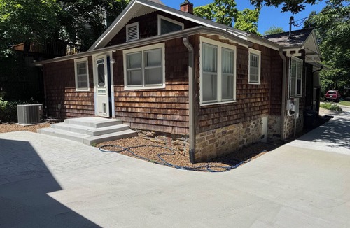 Fayetteville House | The "Little House on the Hill"- Near Downtown Fayetteville and the U of A