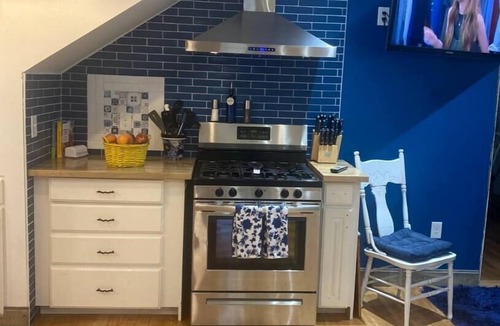 Pleasant Grove Apartment | The Loft on LocustnMountain View