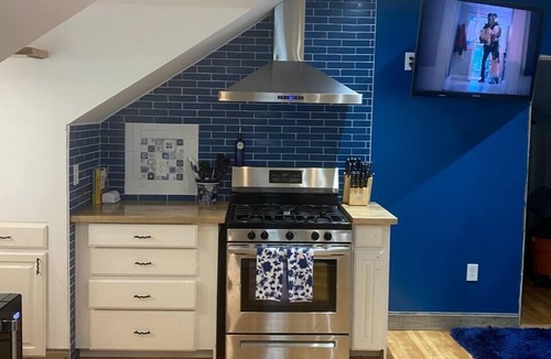 Pleasant Grove Apartment | The Loft on LocustnMountain View