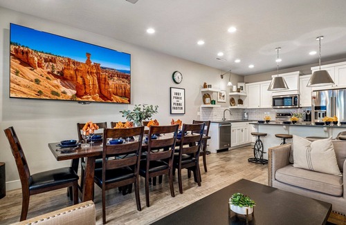 Washington Fields House | The Maverick, Resort Amenities, PlayStation, Grill, and more