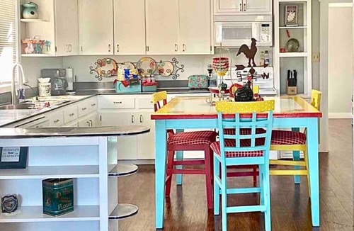 Price Cottage | The Polka Dot Cottage: A cute 1950`s vibe