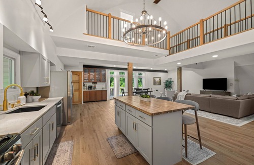 Long Green House | The Quonset Haven-4BR Lux Private Retreat on 2 acres w/massage chair in Phoenix