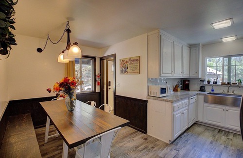 Big Bear Hotel | The Ranch House at Shay Meadows by Big Bear Vacations
