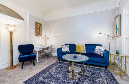 Lower Avenues Apartment | The Sapphire Suite - Downtown Historic Aves Apt