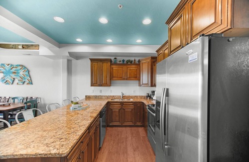 Garden City House | The Seasons - Cisco (Unit E). Large 2 bdrm, 2.5 bath condo in the heart of Garden City!