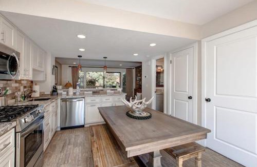 Park Meadows House | Three-story townhome with private hot tub gas fireplace decks