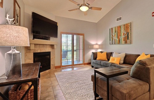 Bear Hollow Village Condo | Top Floor Corner Unit; 3 Bed, 2 Bath-2 King Beds, Newly Furnished Sleeps 10