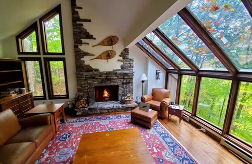 Plymouth Ski Chalet | Tranquil 4-bedroom chalet in charming Plymouth perfect for relaxing getaway