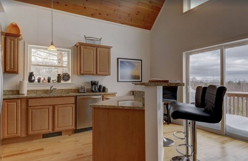 Conway Ski Chalet | Tranquil mountain view home near downtown North Conway Mountain Views. Cable TV.
