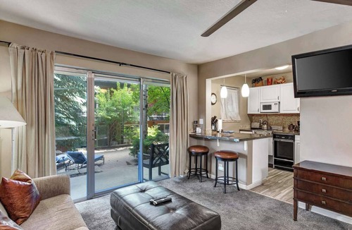 Downtown Park City Hotel | Treasure Mountain Inn - Junior Suite #36 - Cleaning fees included!